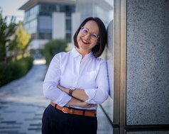 img-de-lindner-mitarbeiterin-perspektive-huber