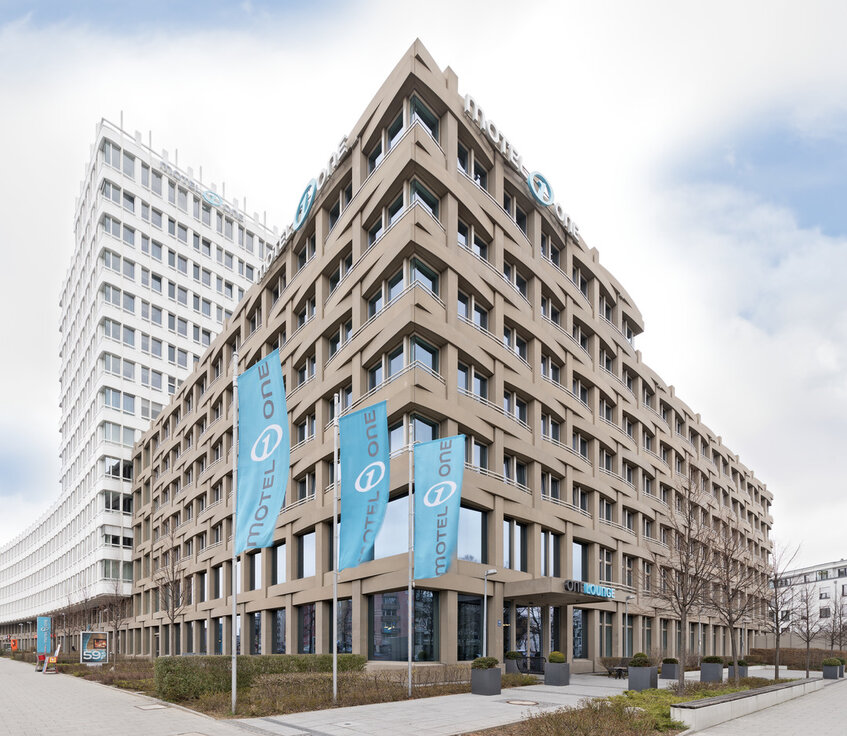 img_de_motel_one_city_sued_1