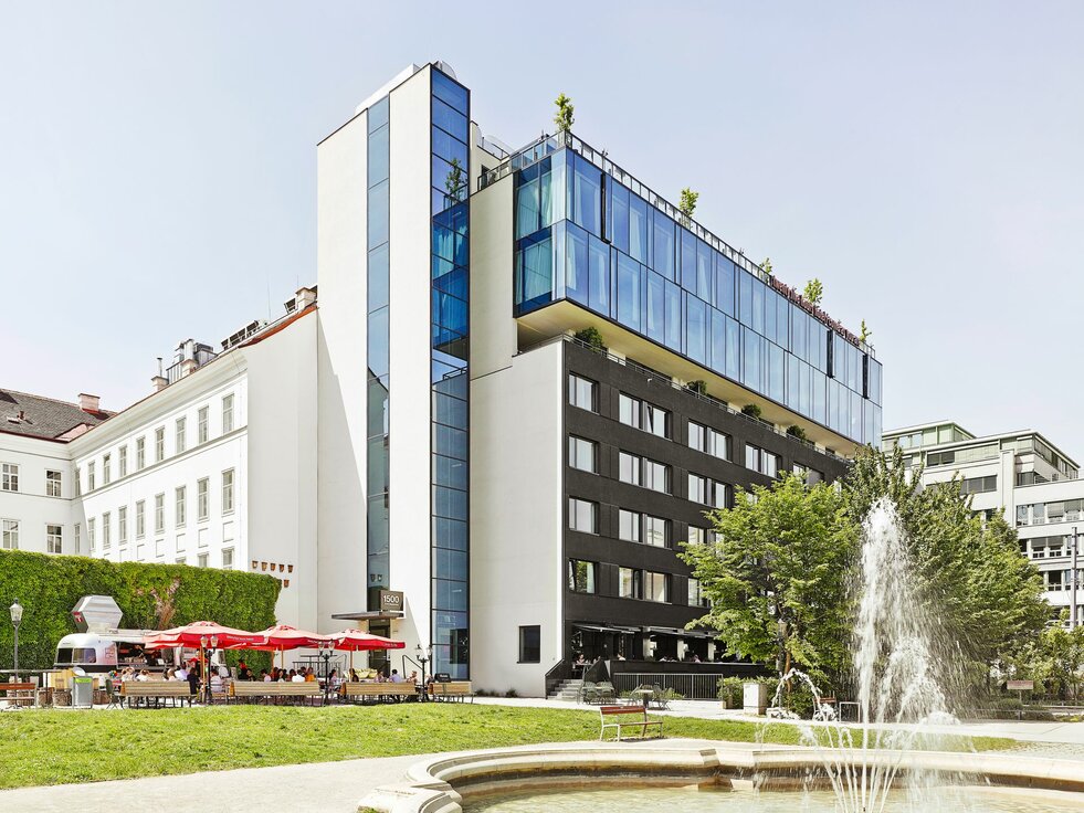 img_at_25_hours_hotel_2