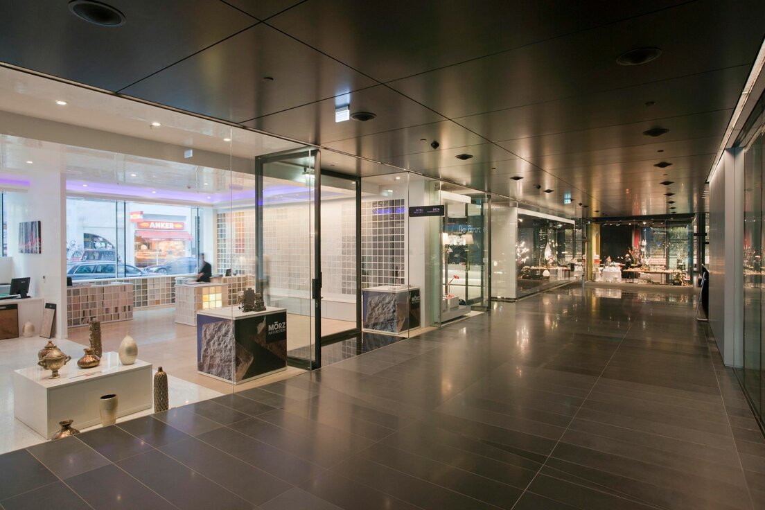 img_at_nouvel_tower_10