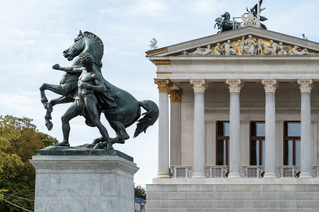 vienna_parlament_details-72