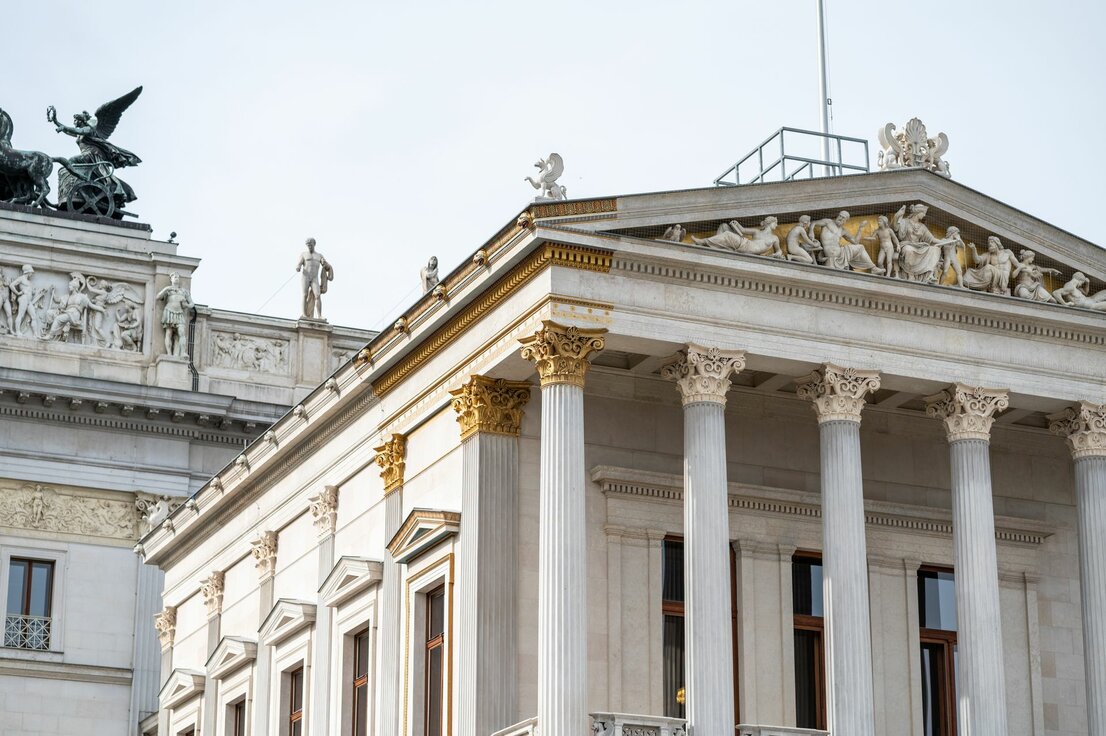 vienna_parlament_details-79