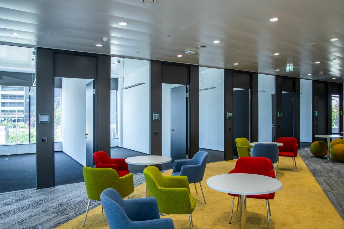 img-at-vienna airport office park 4-01