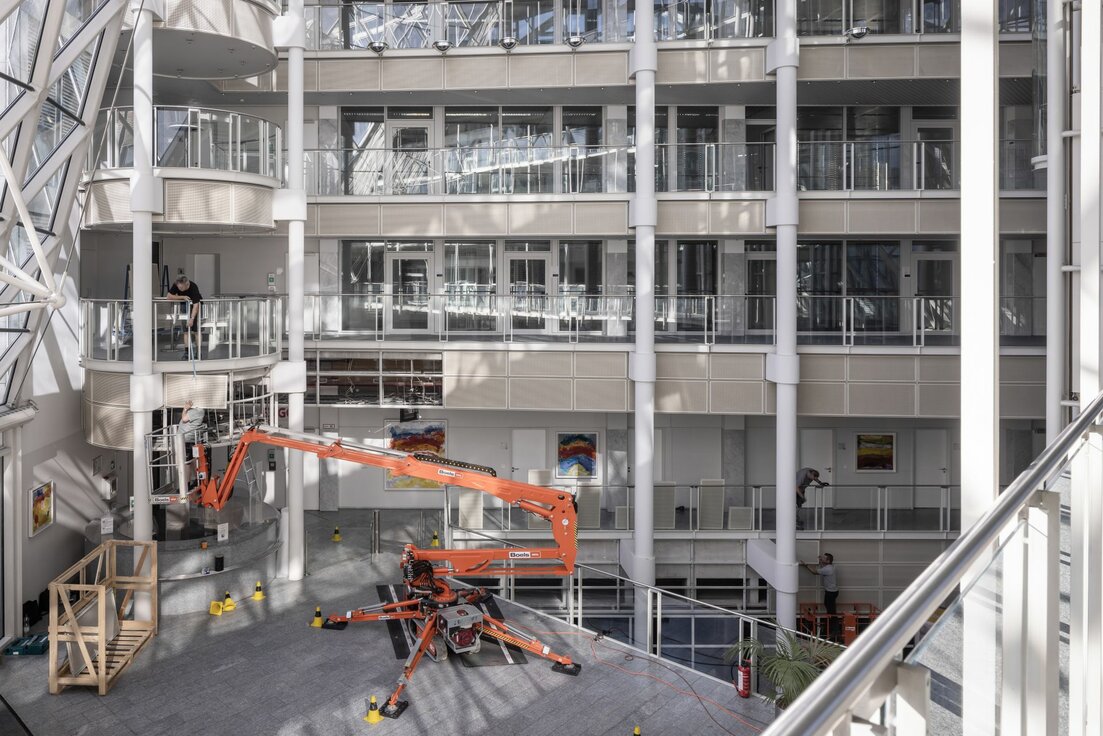 img-de-ergo-versicherungen-demontage-07