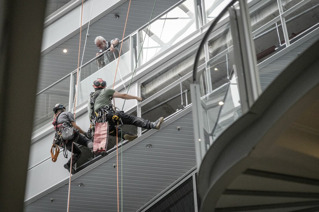 img-de-ergo-versicherungen-montage-16