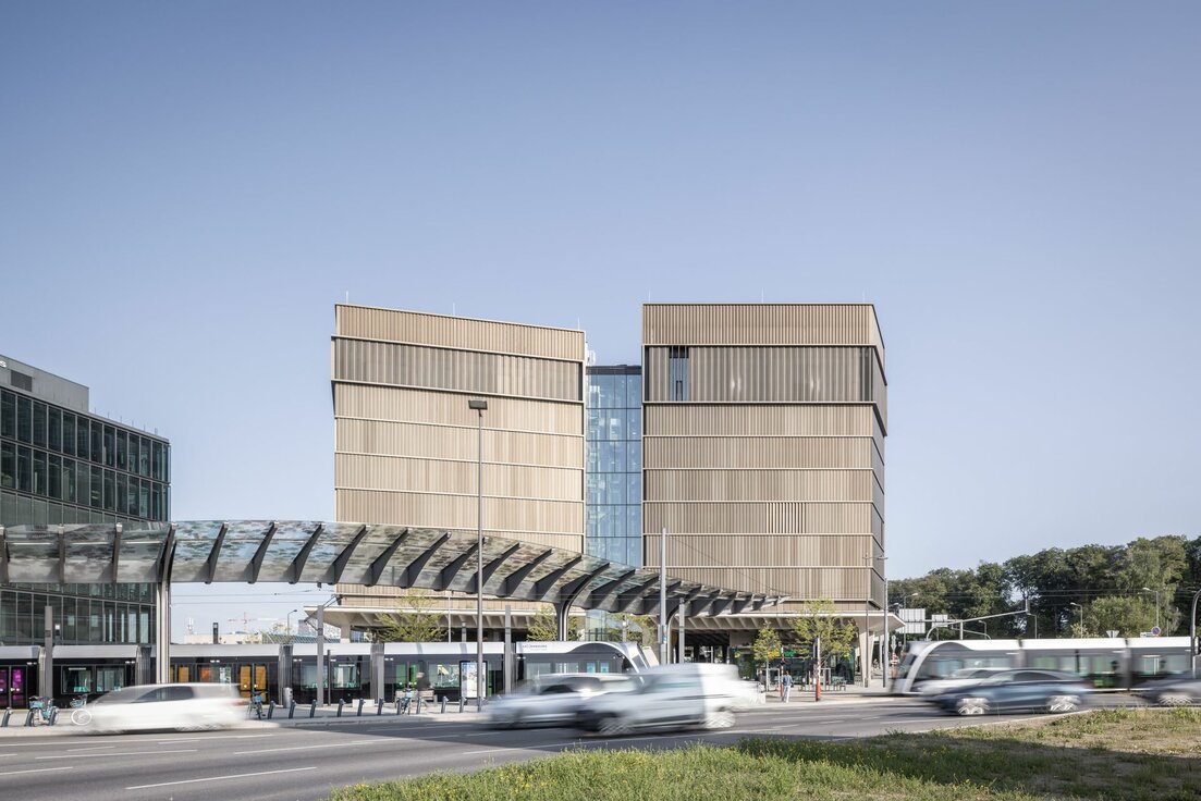 img-lux-pole-d-echange-serra-1