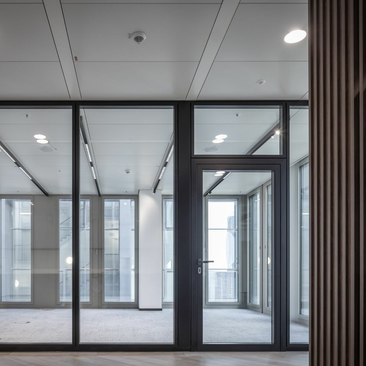 img-de-marienturm-etage-16-frankfurt-02