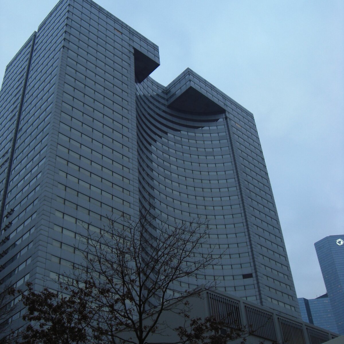 img_fr_tour_descartes_1